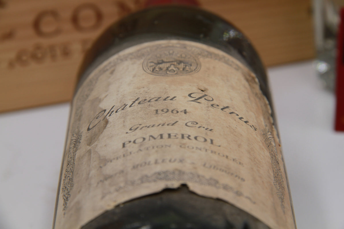 Château Pétrus Grand Cru Pomerol Millésime de Légende. 1964