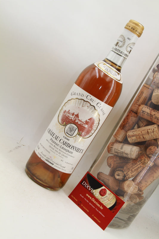 Chateau Carbonnieux  Grand Cru Classé de Graves     1996