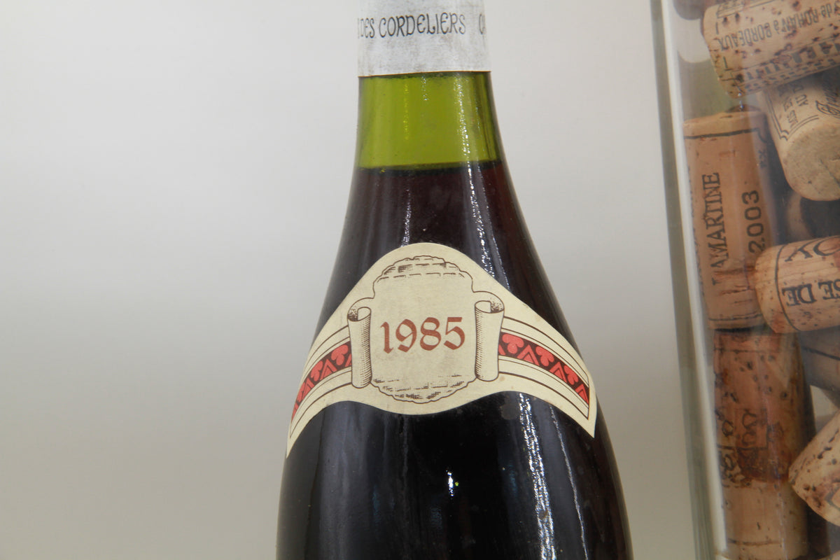 Volnay Village  1985. Caves des Cordeliers