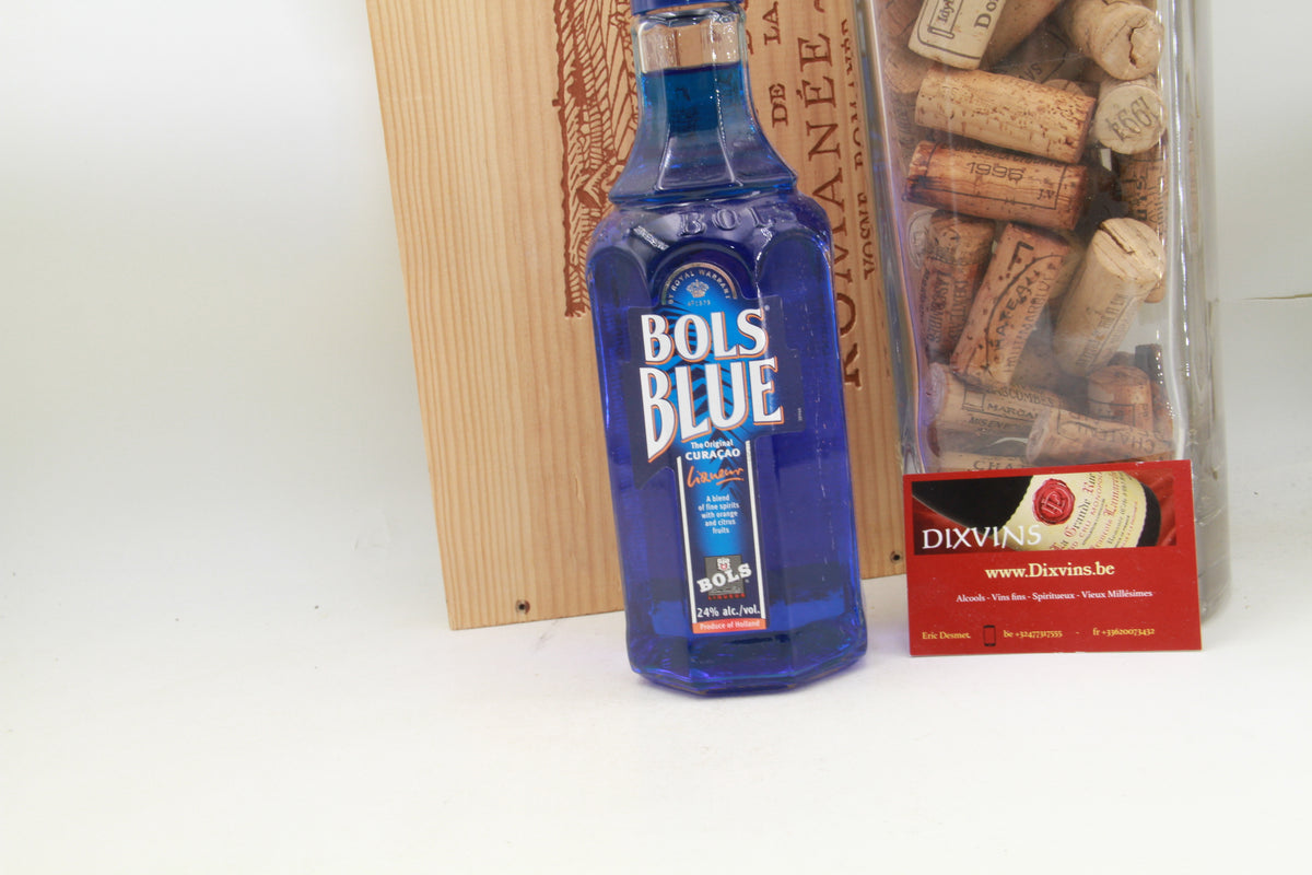 Bols Blue    24%. vielle bouteille des années 2000 bouteille de 50cl