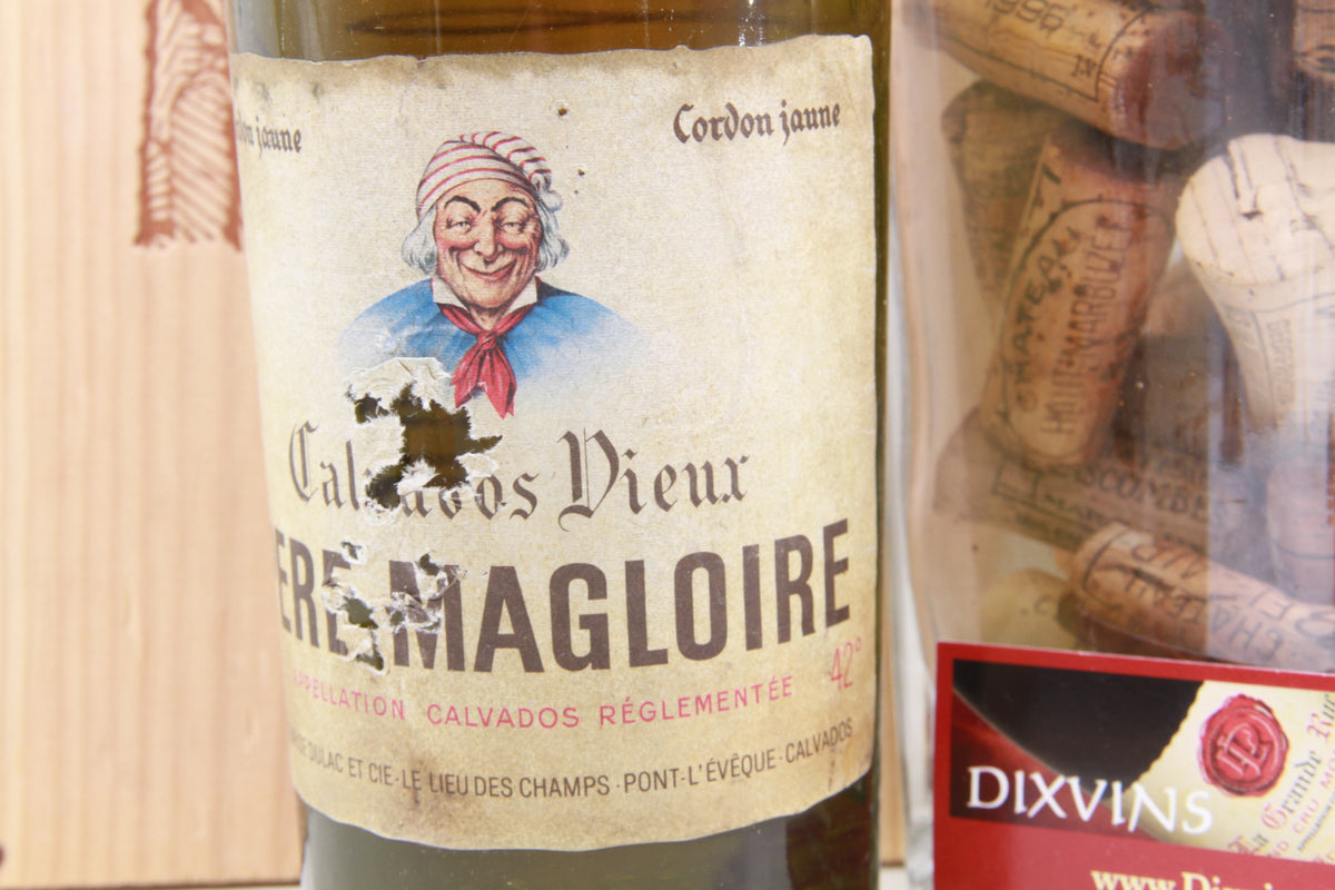Calvados Vieux  Cordon Jaune   Reserve    Père Magloire      +-70 ties