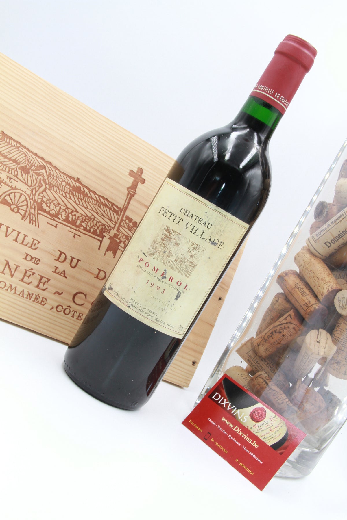 Chateaau Petit Village   pomerol.    1993