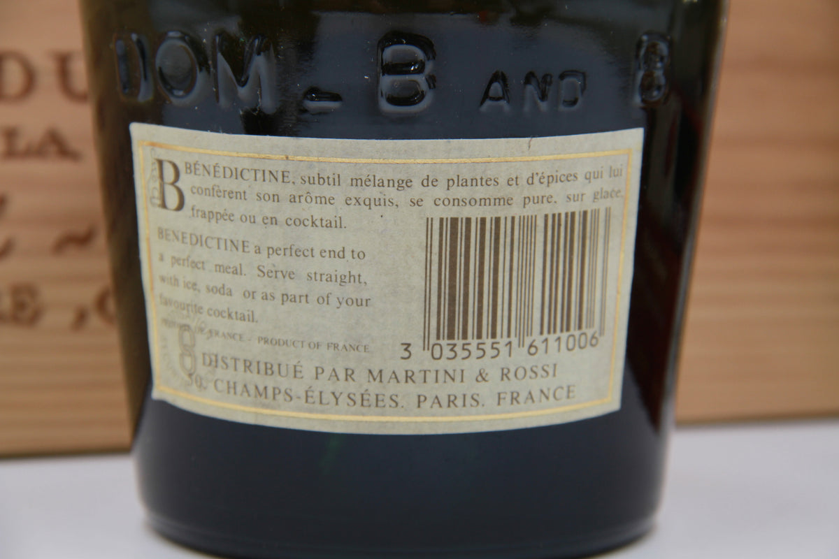Bénédictine.    ancienne bouteille