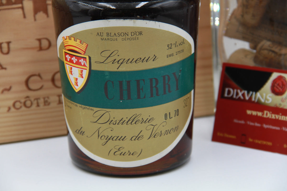 Cherry  Distillerie du Noyau de Vermon.      .autour des années 80