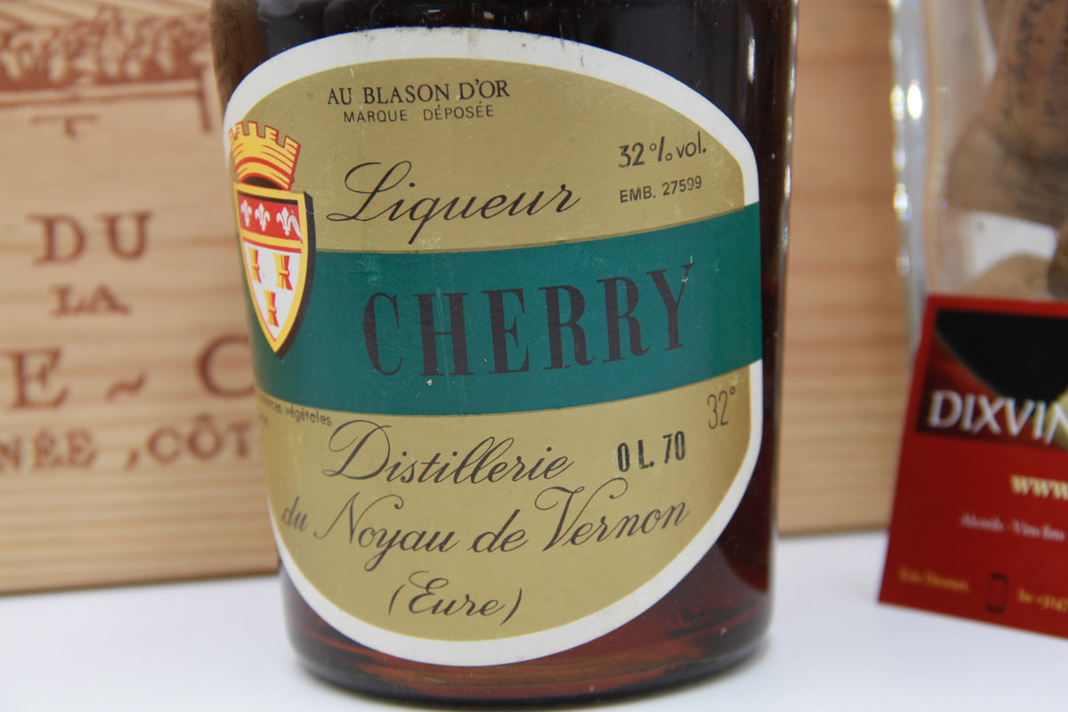 Cherry  Distillerie du Noyau de Vermon.      .autour des années 80