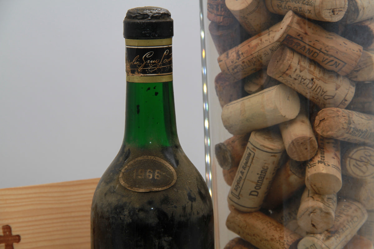 Castello D Illasi  Recioto Amaro  Santi    1966