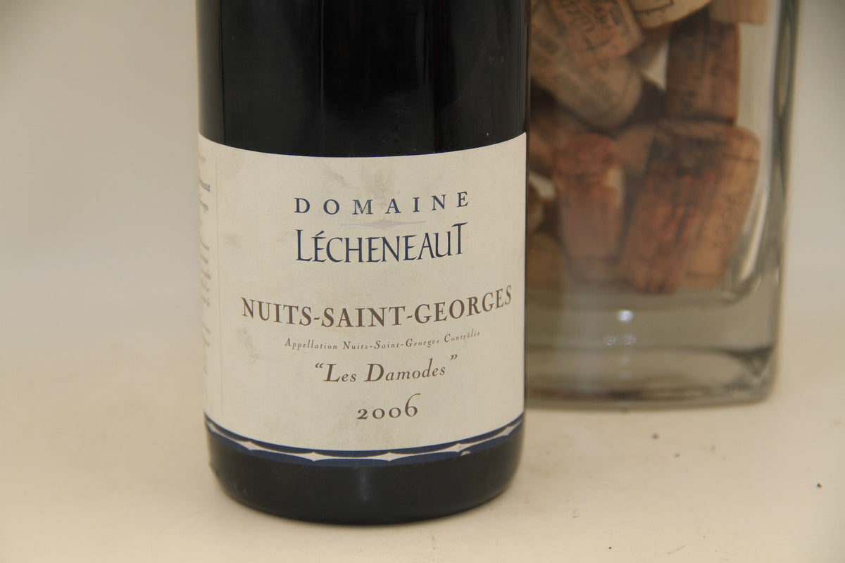 Nuits Saint Georges " Les Damodes " **2006 ** Domaine Lechenault - Eric-Dixvins